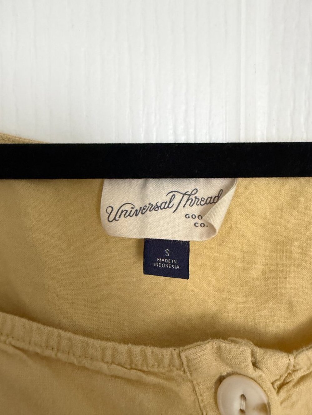 Yellow Blouse Universal Thread - Picture 3 of 3